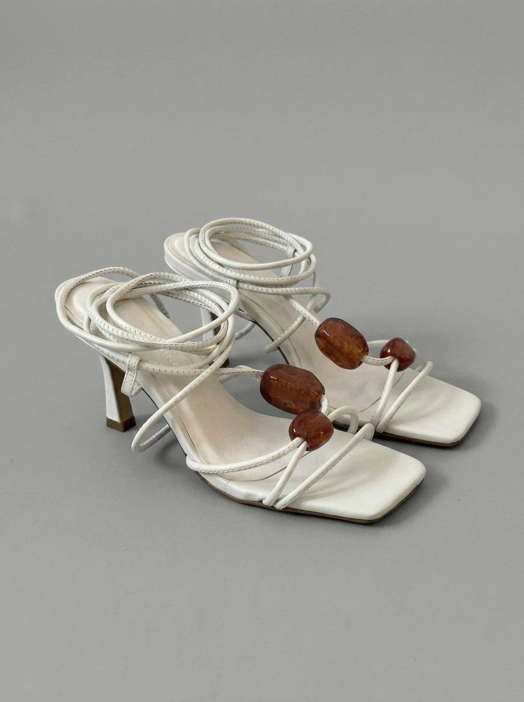 Capsule - Viola White - Image 3