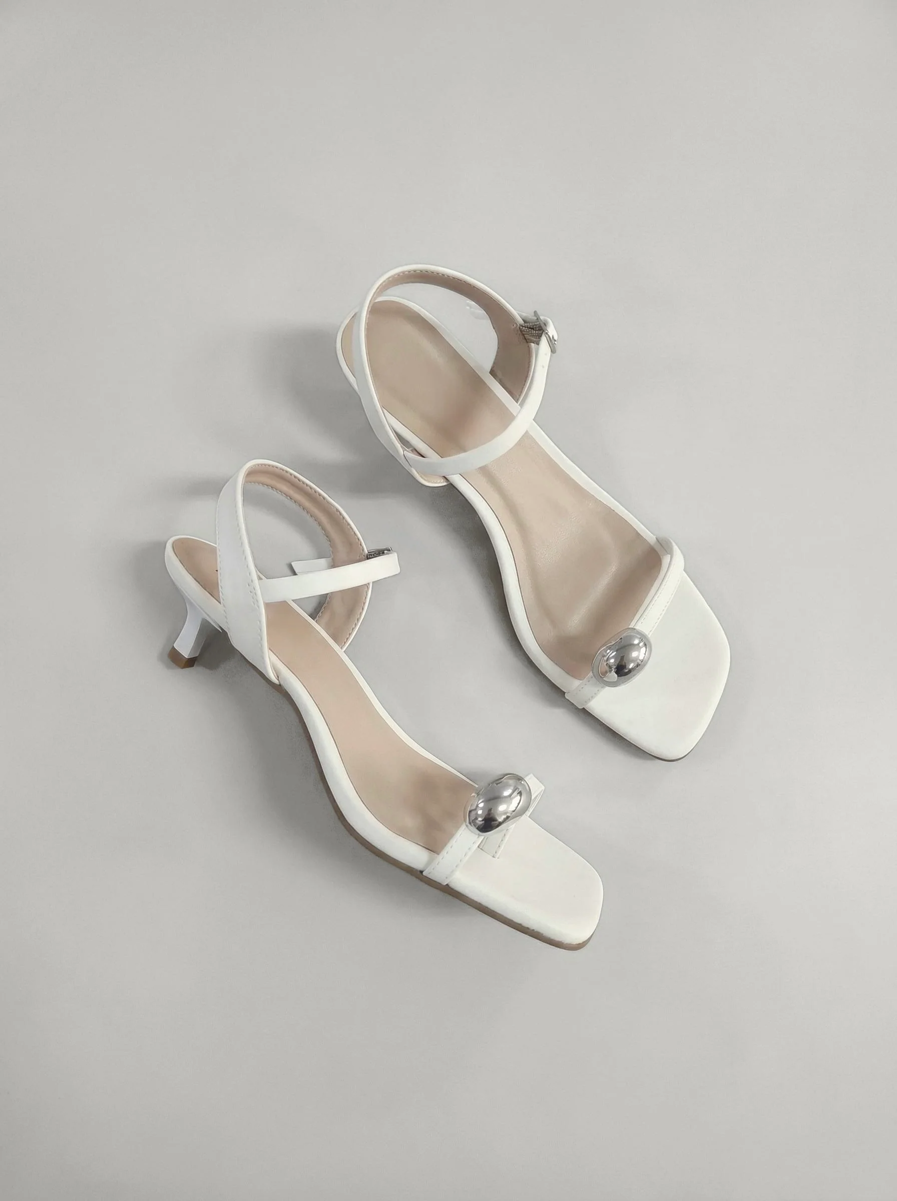 Brook White - Image 4