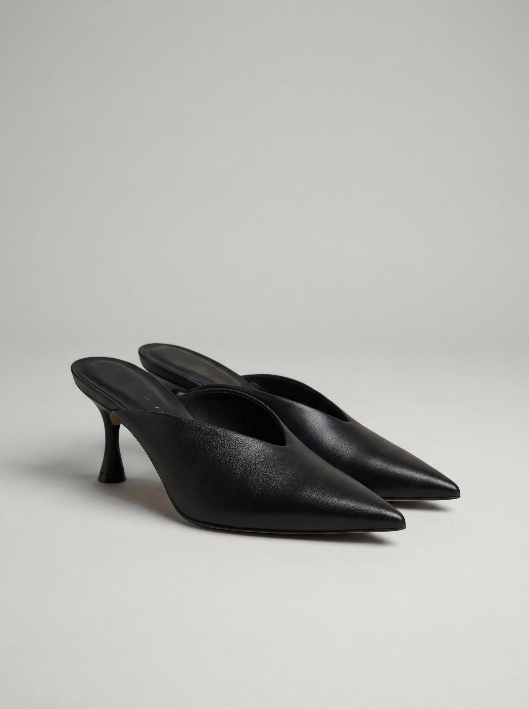 Capsule - Aveline Black - Image 7