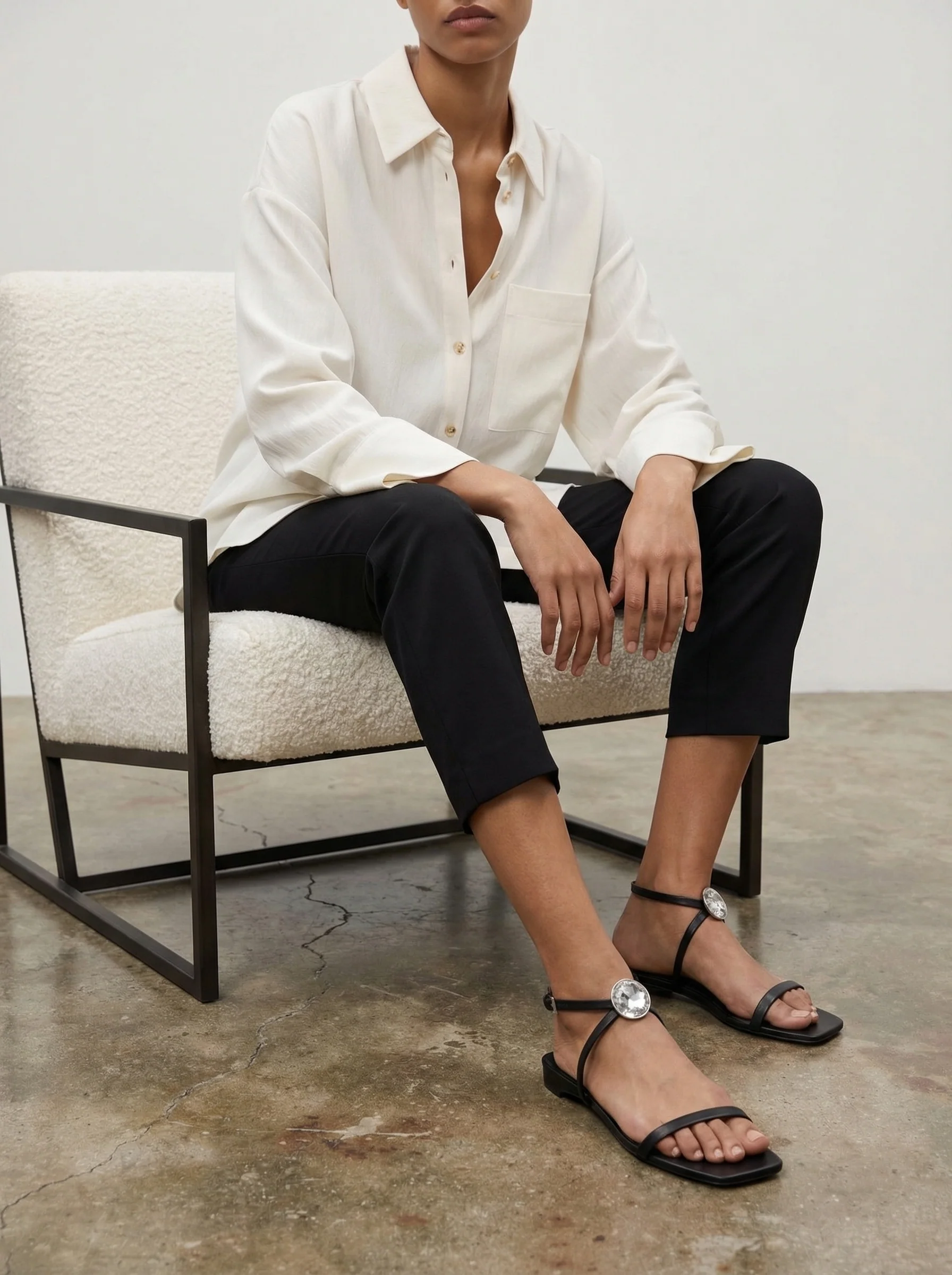 Capsule - Kaia Black - Image 3
