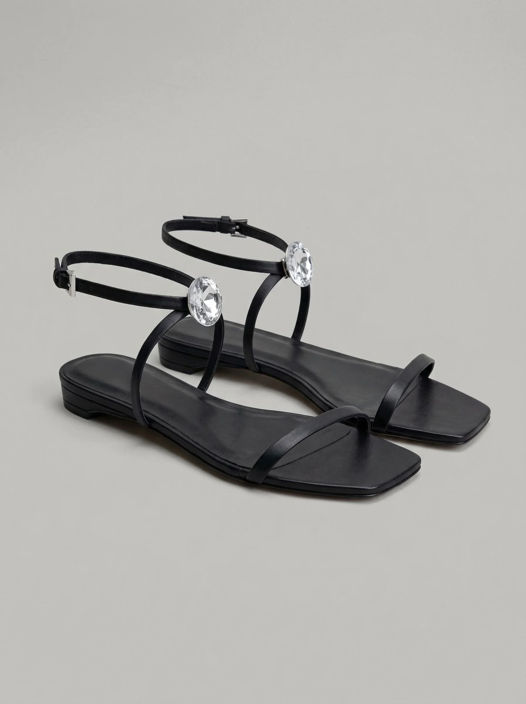 Capsule - Kaia Black - Image 5