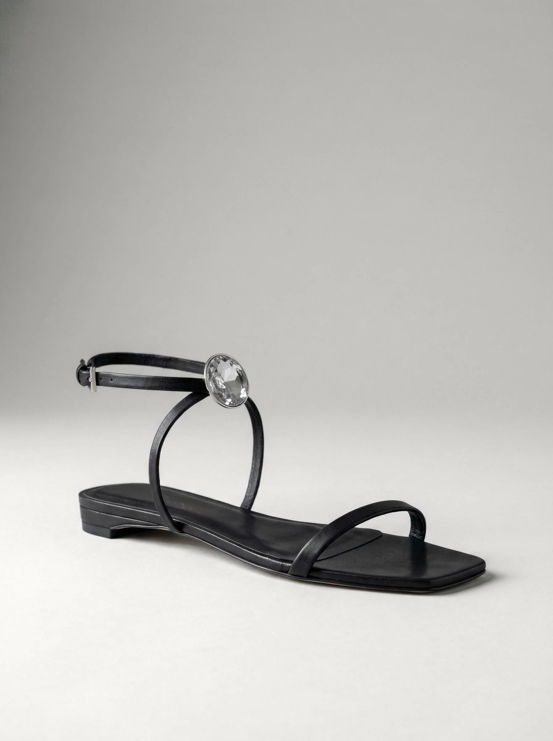 Capsule - Kaia Black - Image 6