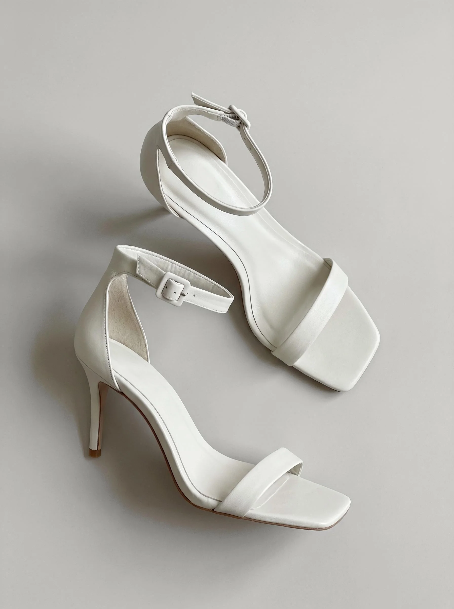 Capsule - Martina White - Image 2