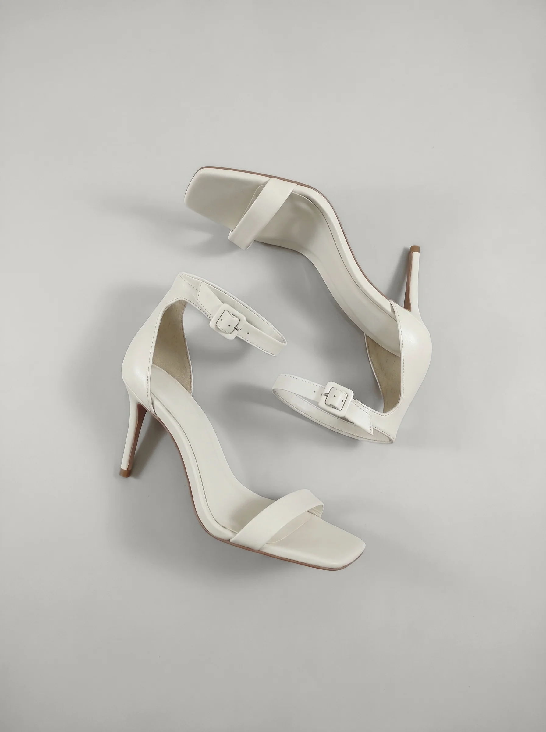 Capsule - Martina White - Image 3