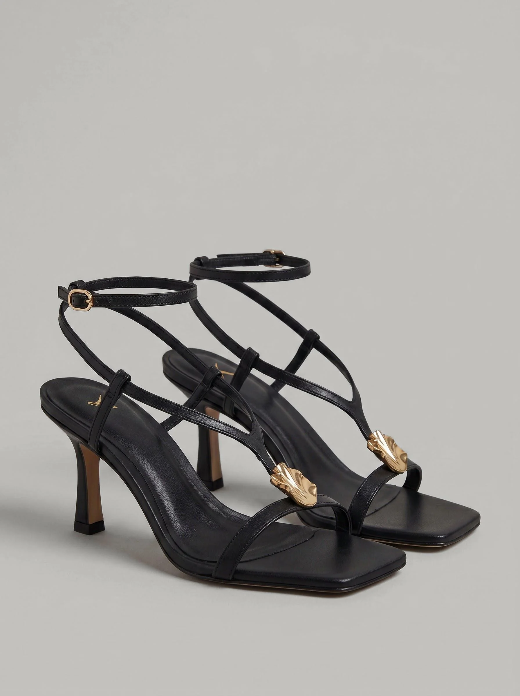 Capsule - Odette Black - Image 2