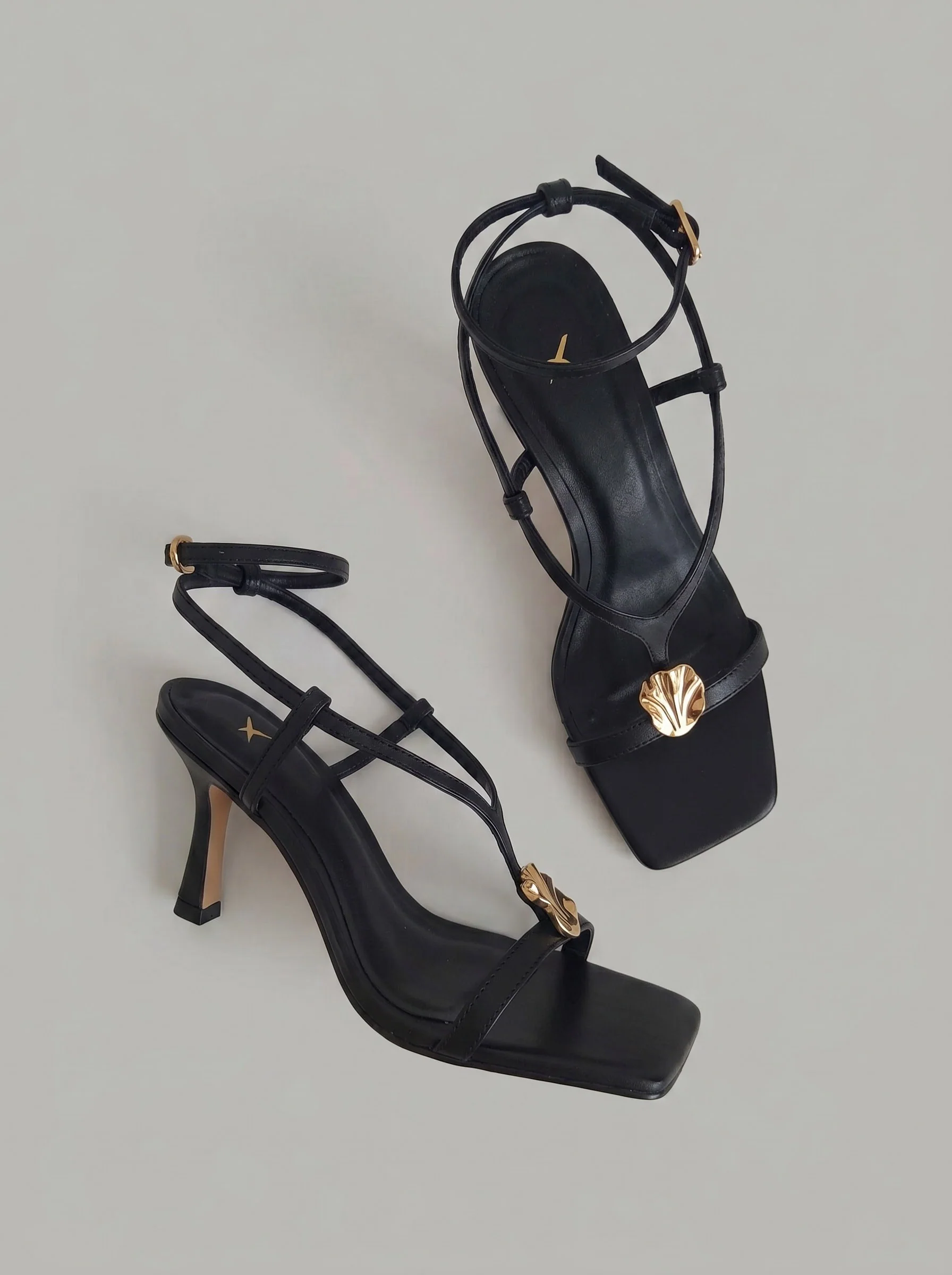 Capsule - Odette Black - Image 3