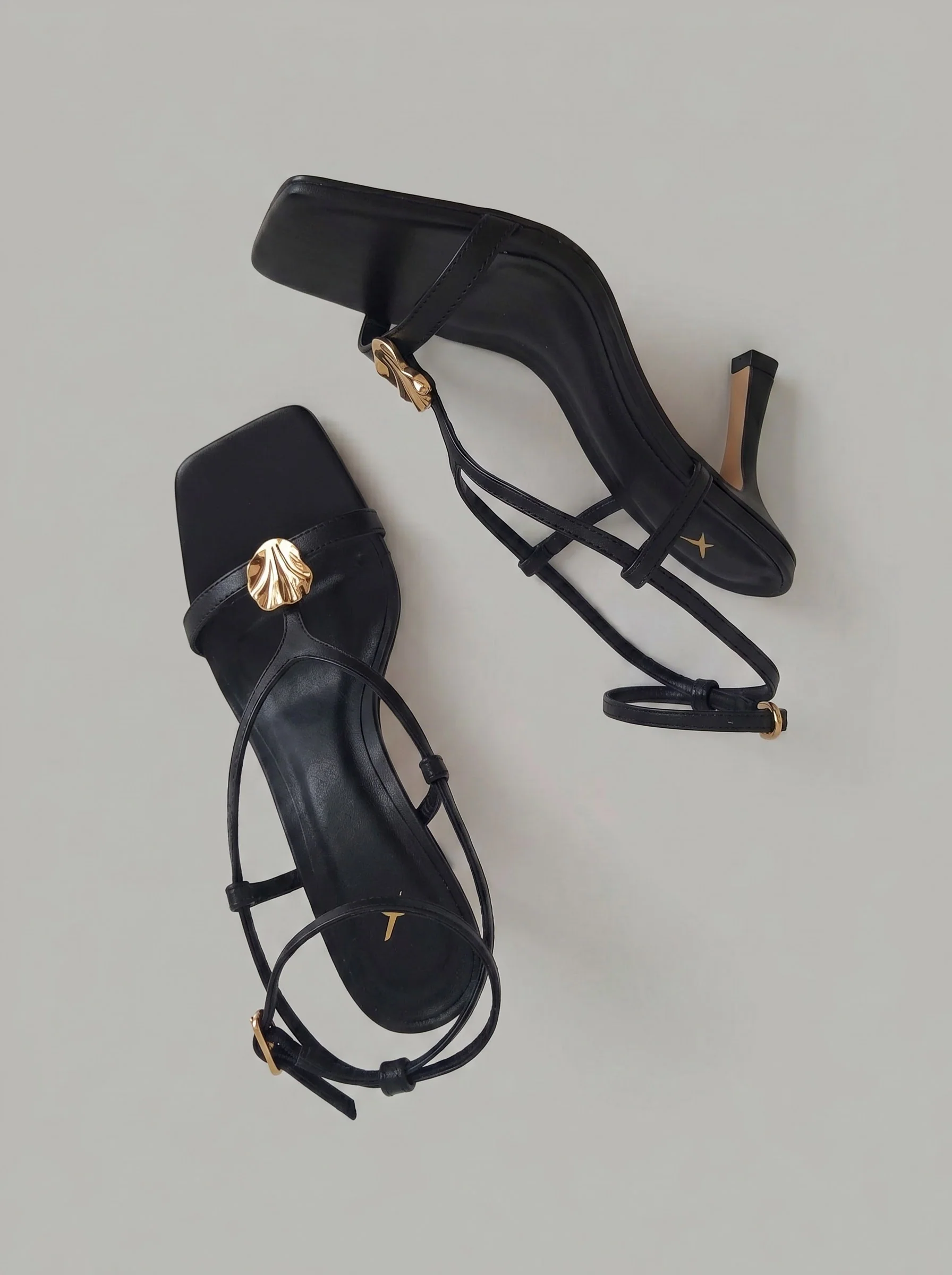 Capsule - Odette Black - Image 6