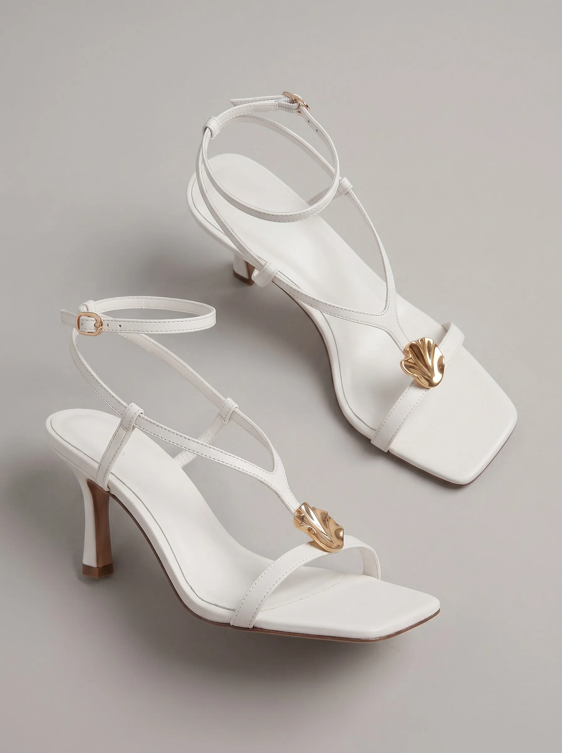 Capsule - Odette White - Image 3