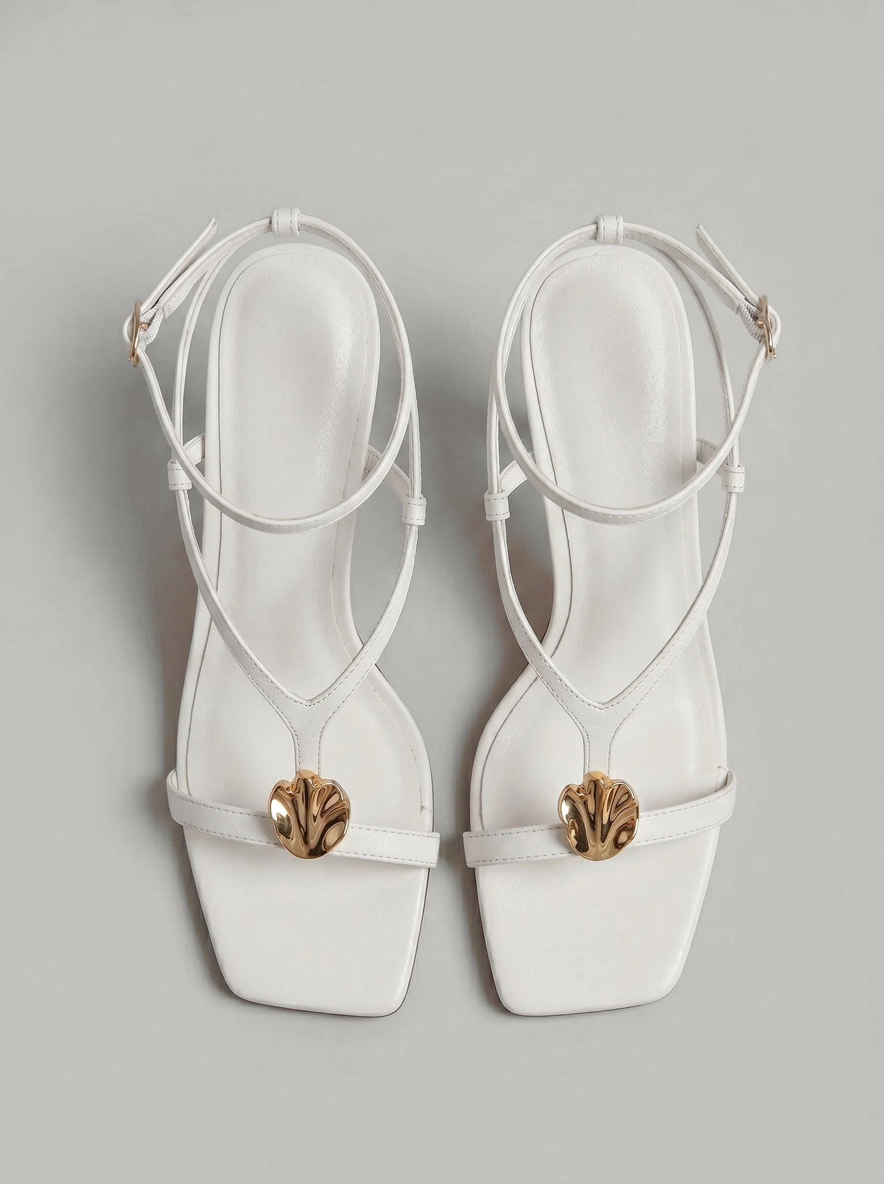 Capsule - Odette White - Image 4