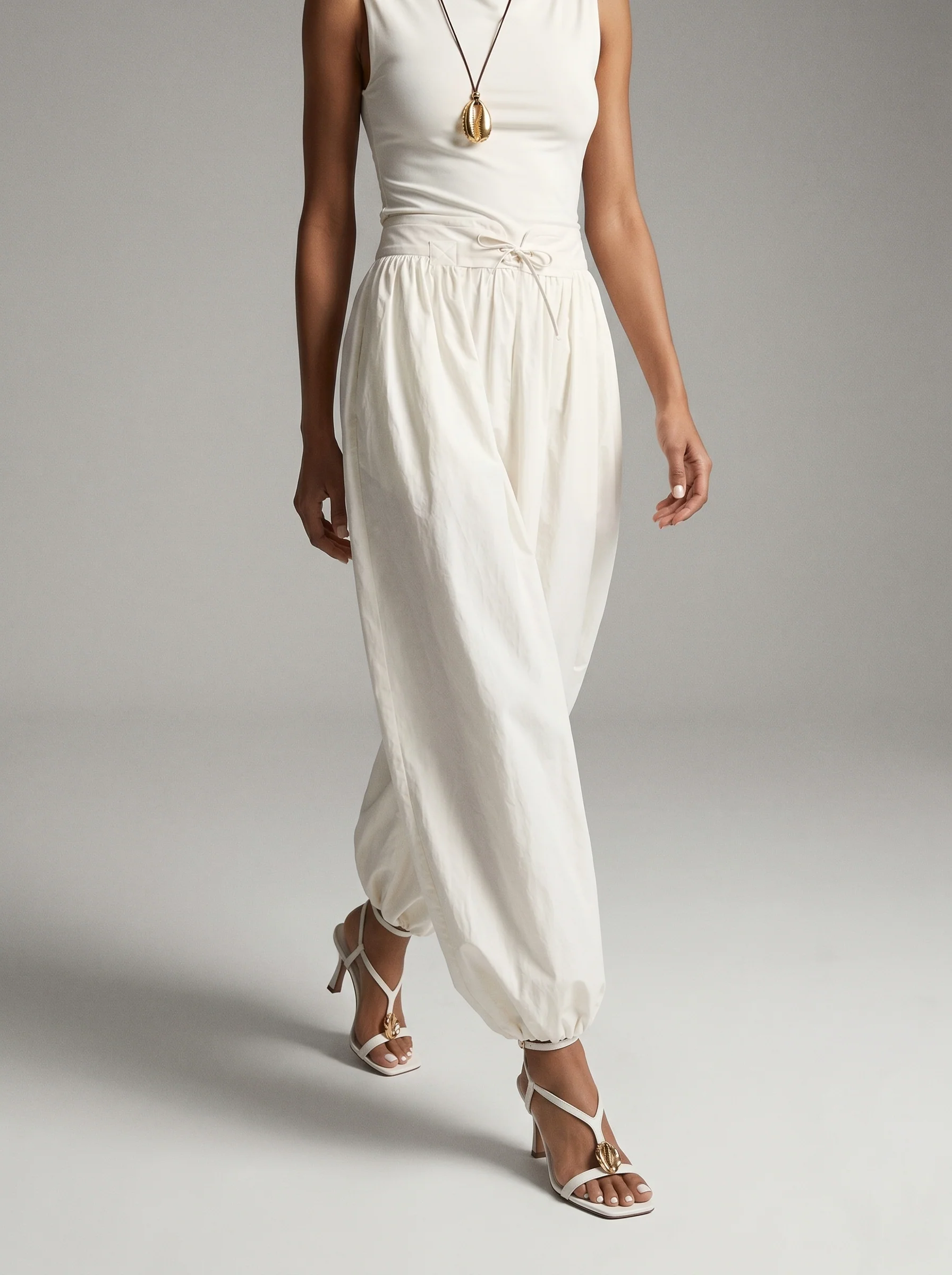 Capsule - Odette White - Image 5