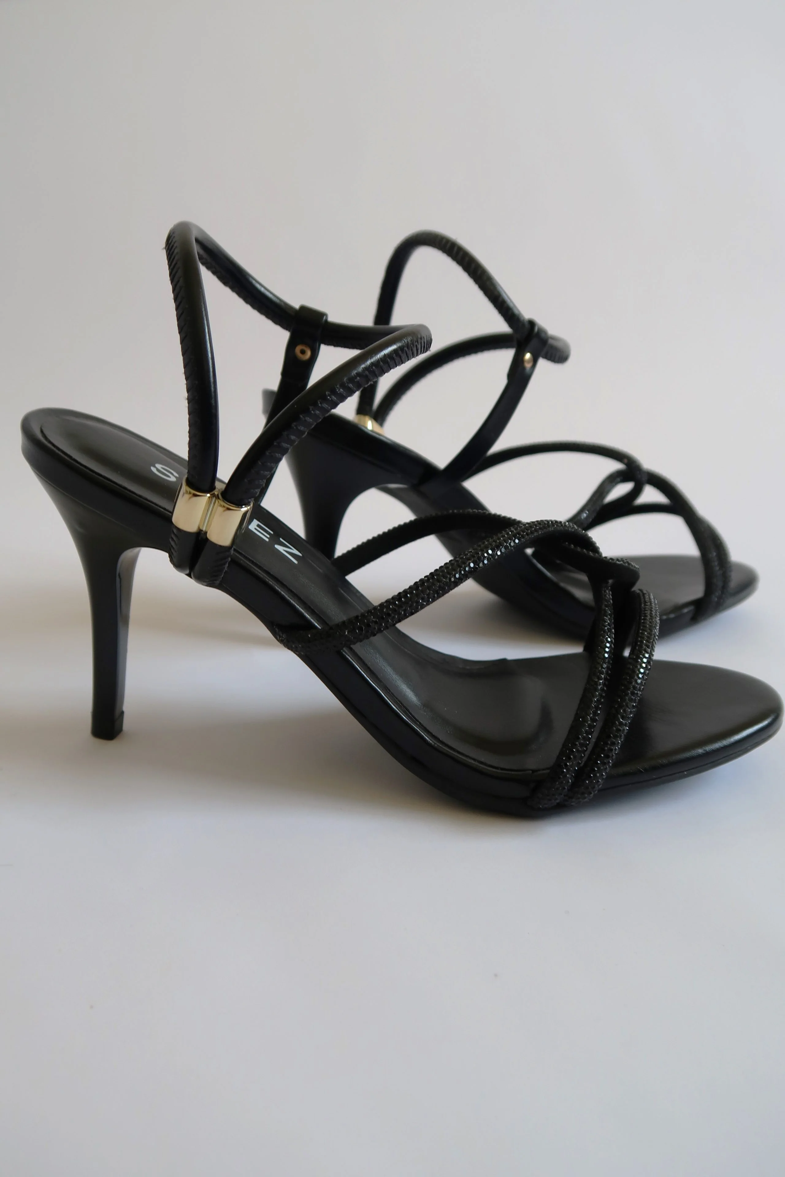 Darien Black - Image 3