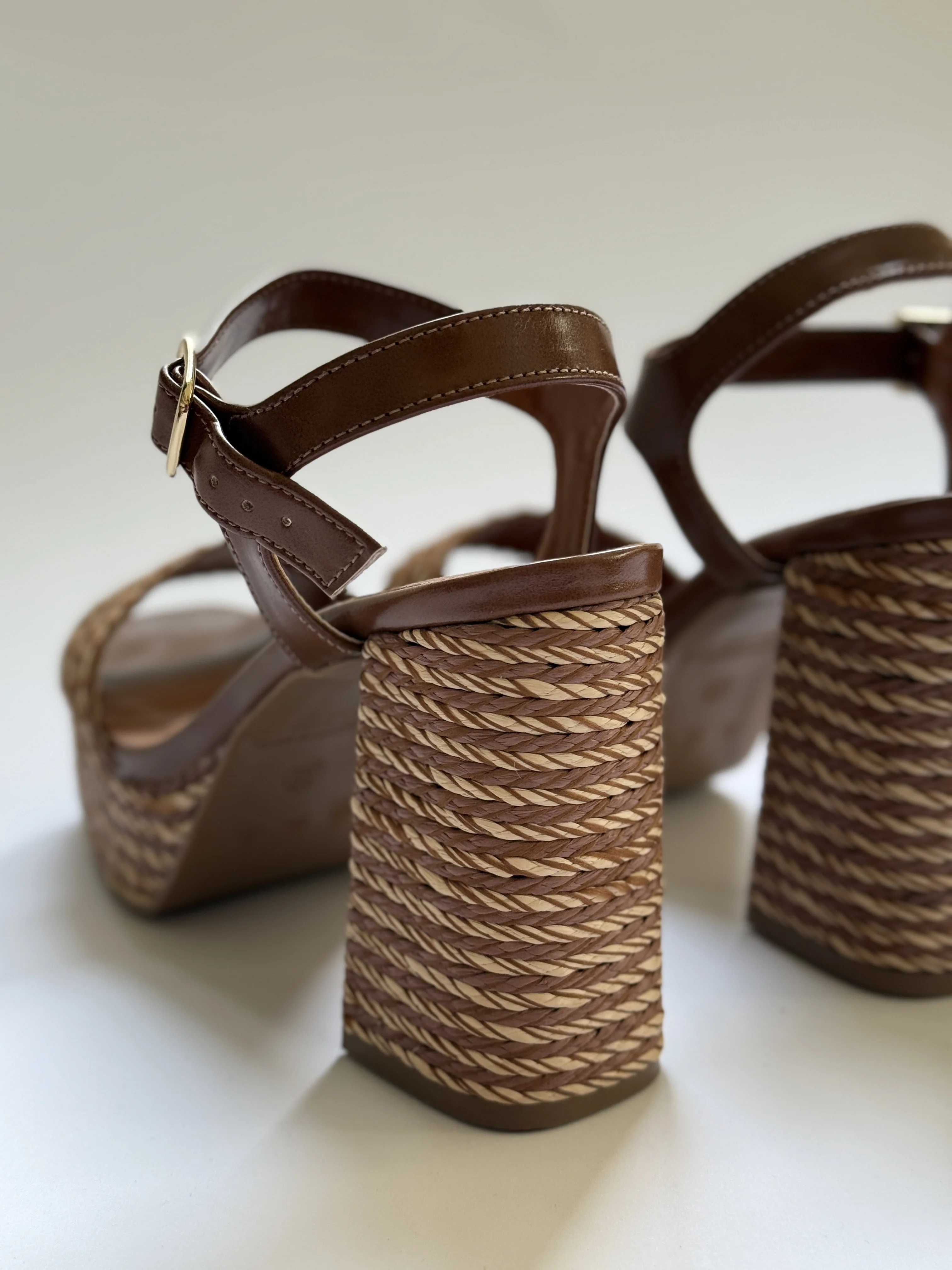 Isla Caramel - Image 4