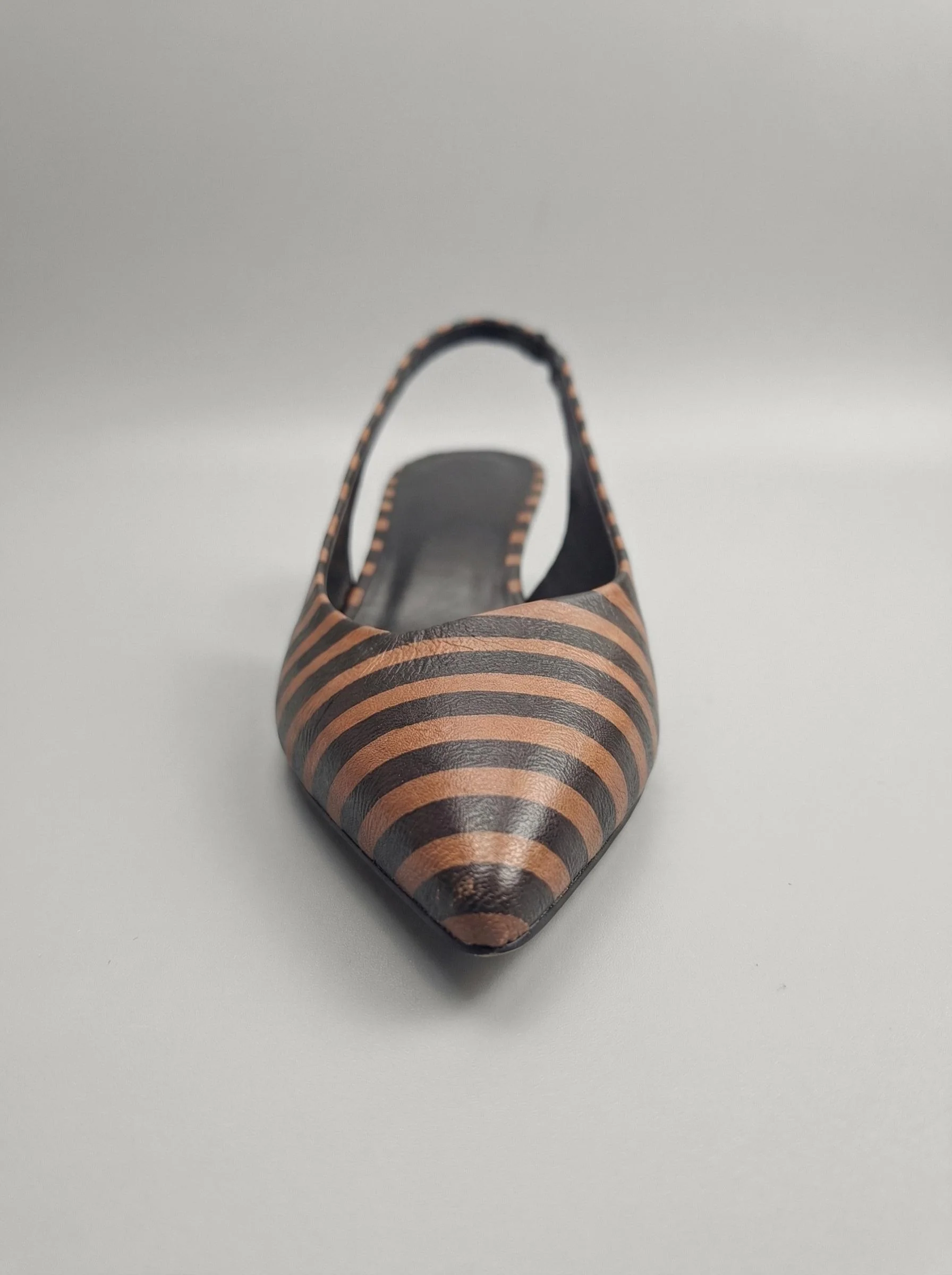 Kely Brown - Image 6