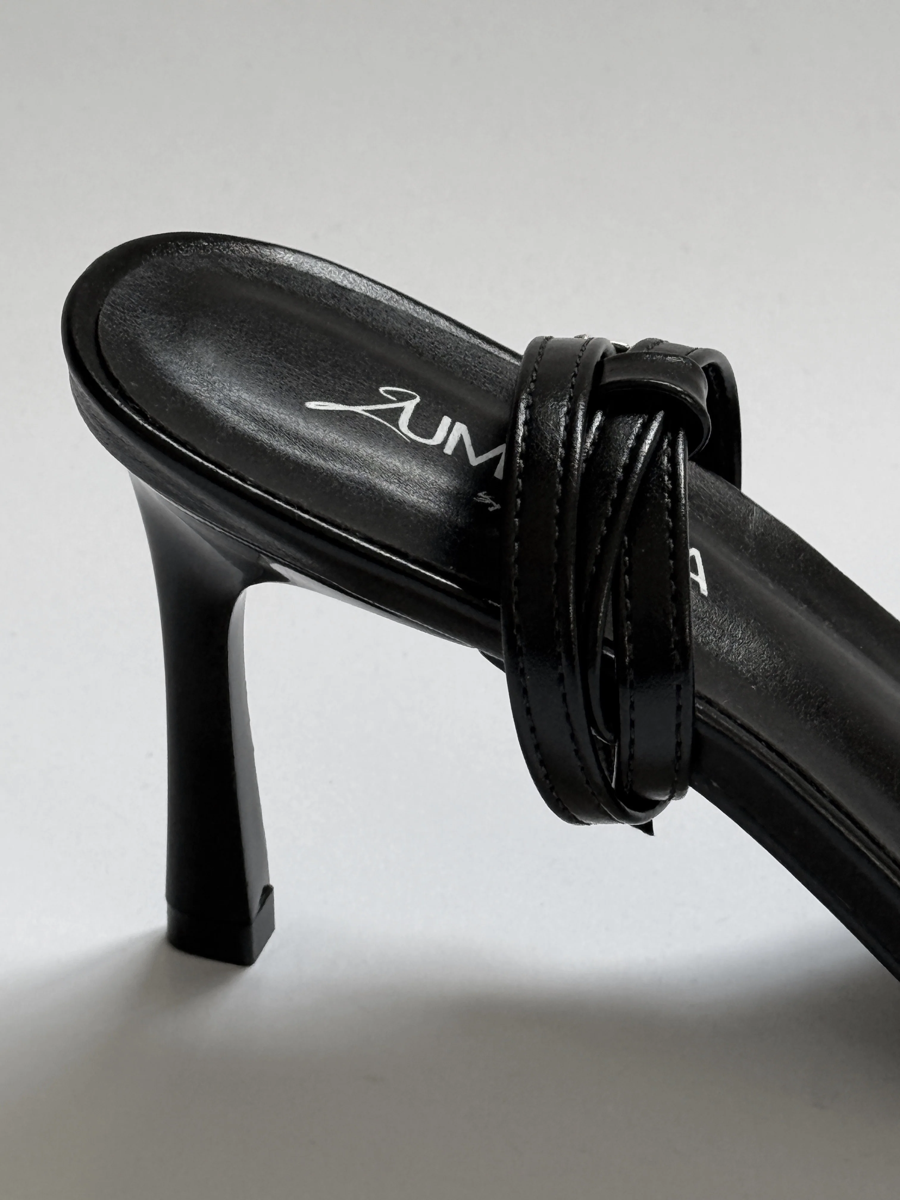 Lexley Black - Image 4