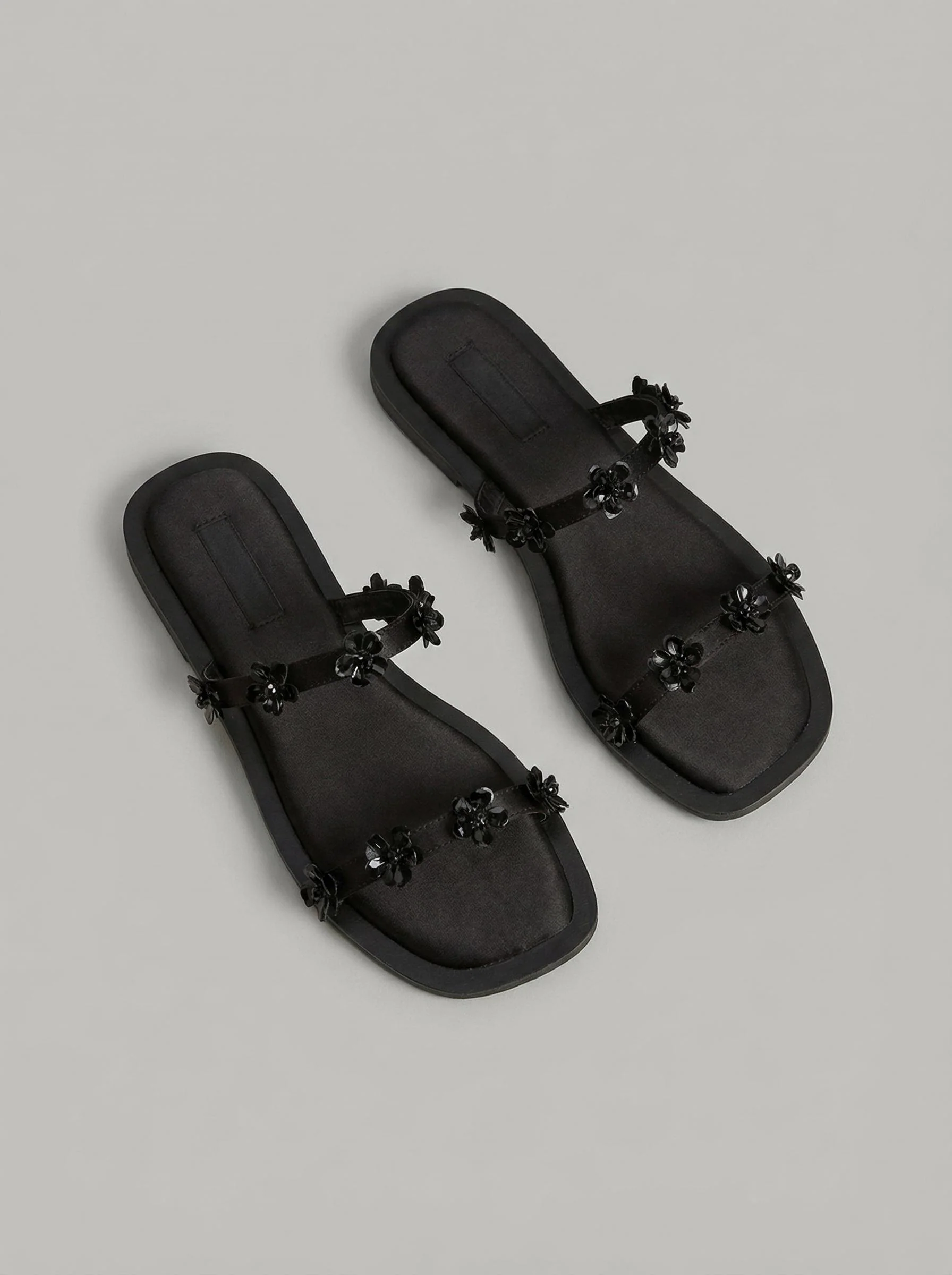 Maris Black - Image 5