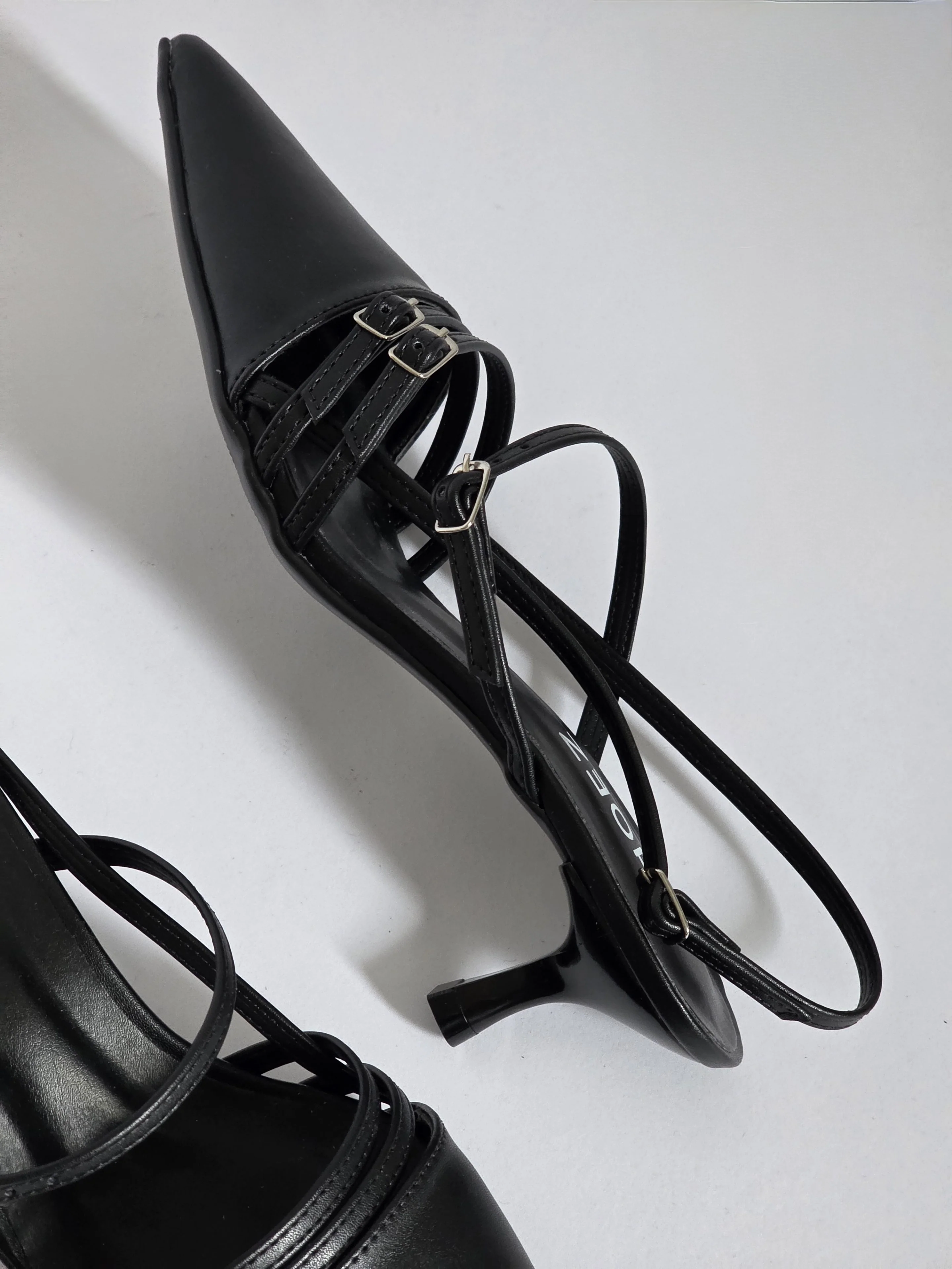 Nora Black - Image 6