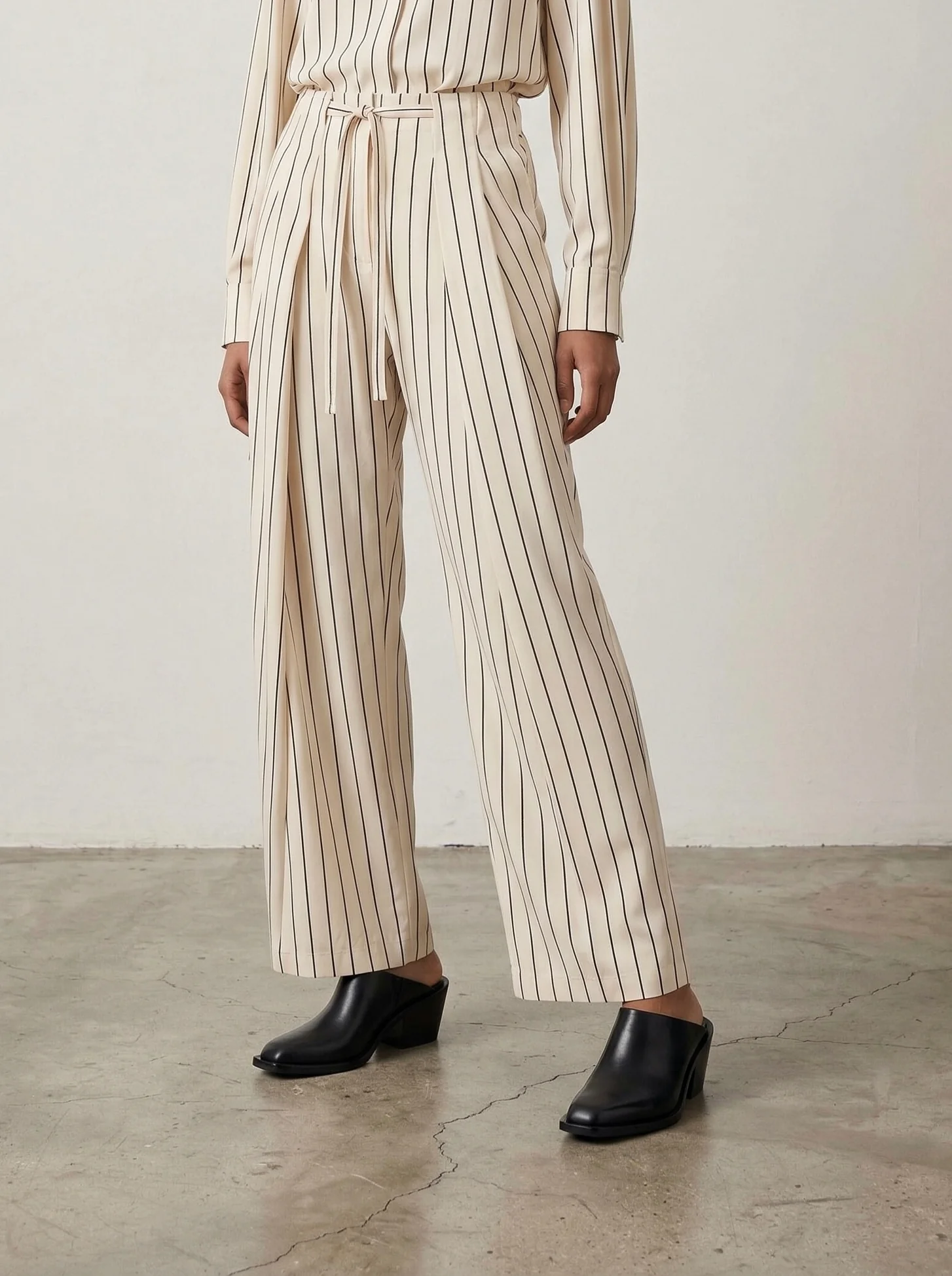 Capsule - Santana Black - Image 5