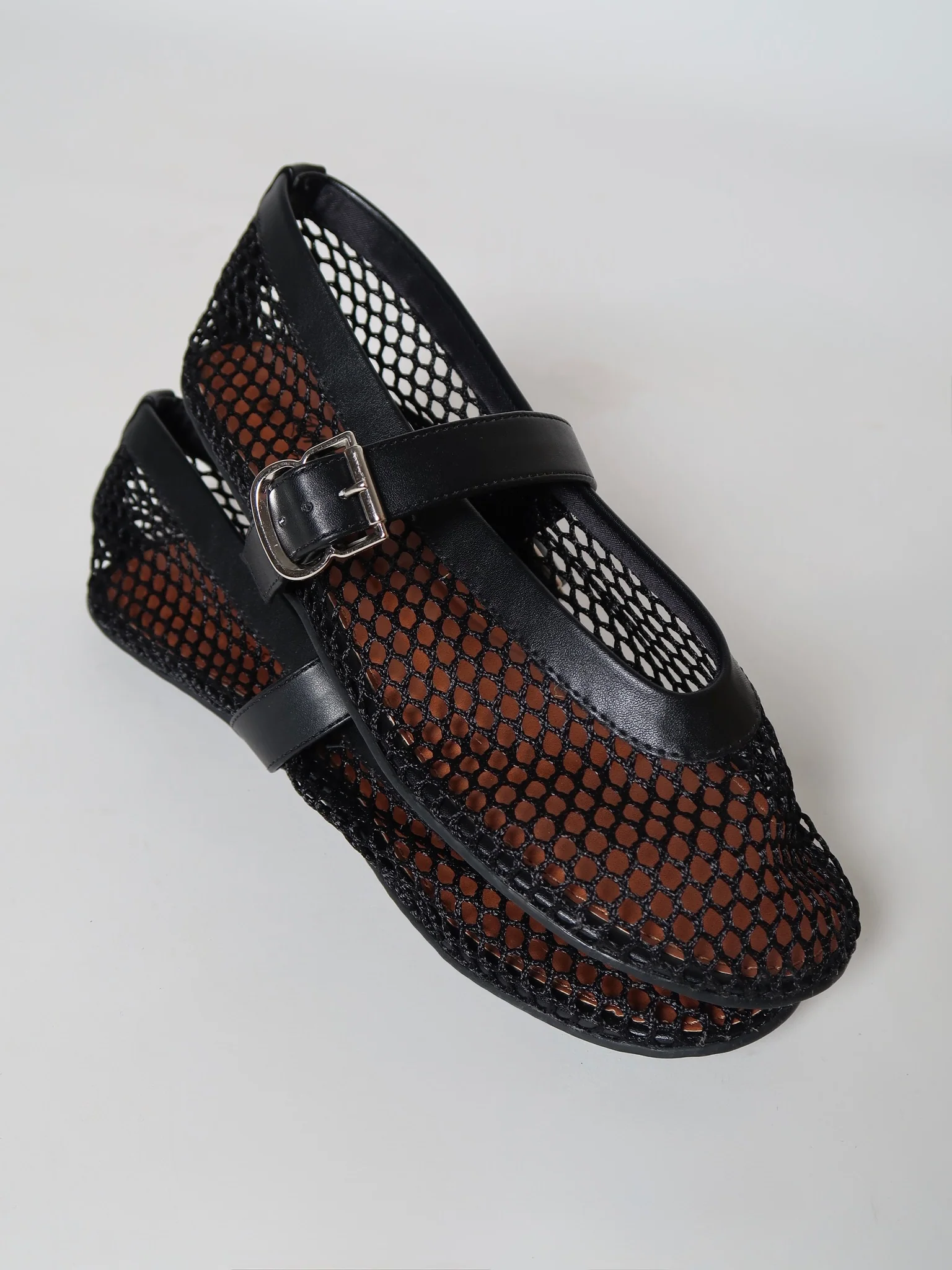 Vallery Black - Image 7