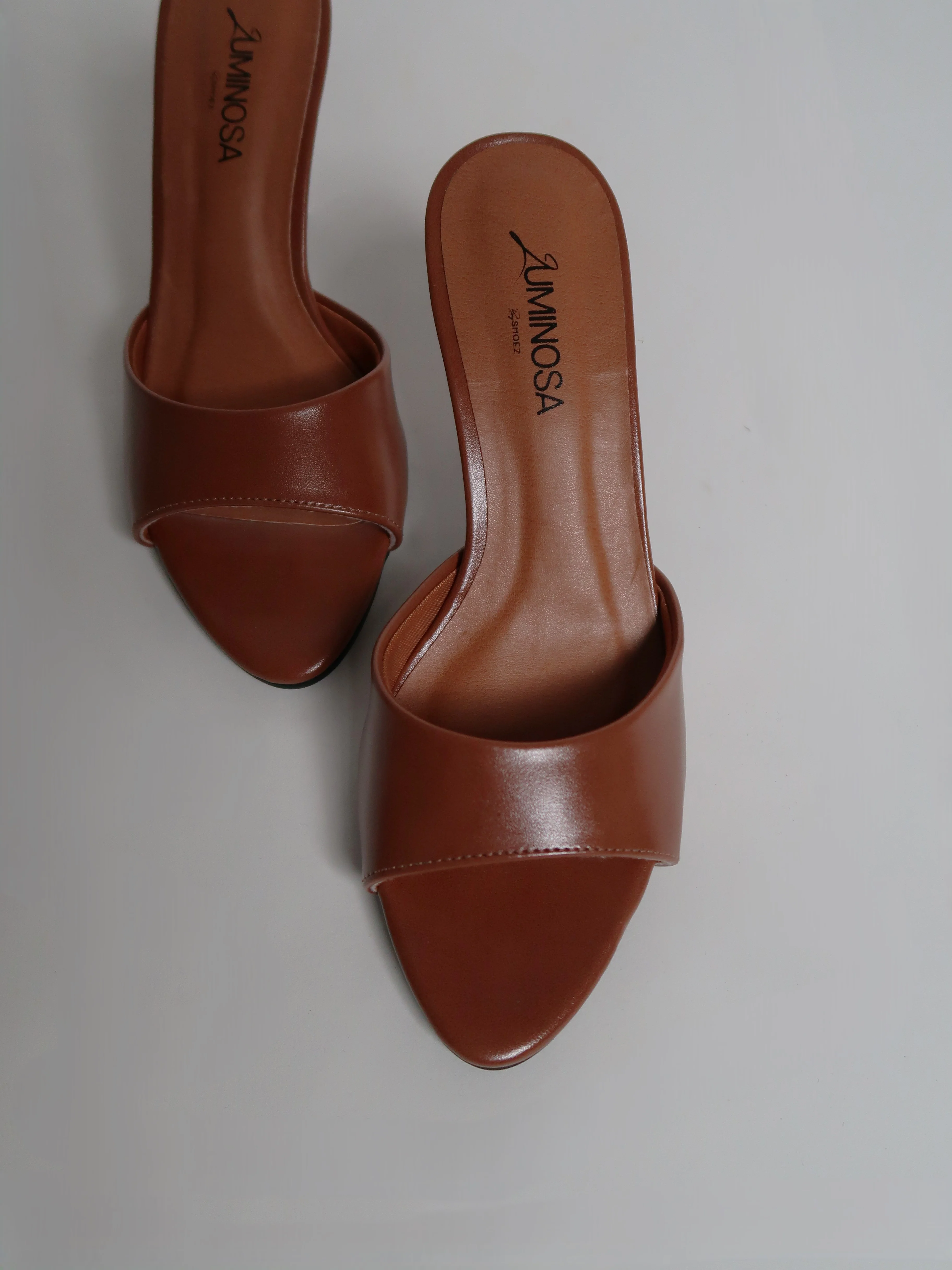 Velma Caramel - Image 4